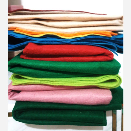 پارچه نمد کاردستی سایزa4 بسته 12تایی جنس خوب